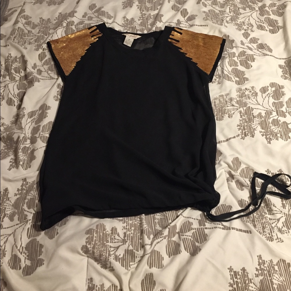 Black and gold top